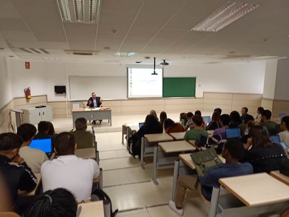Conferencia sobre “Las crisis económicas del último siglo” 
