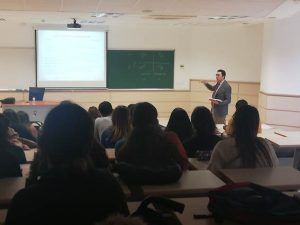 Conferencia sobre Patrones de cooperación local en innovación de las filiales extranjeras en un país intermedio